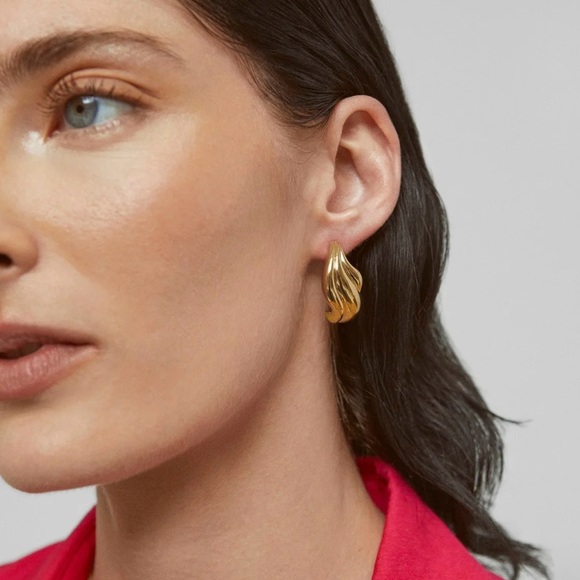 Monica Vinader Swirl Bold Statement Stud Earrings Gold - Picture 3 of 5